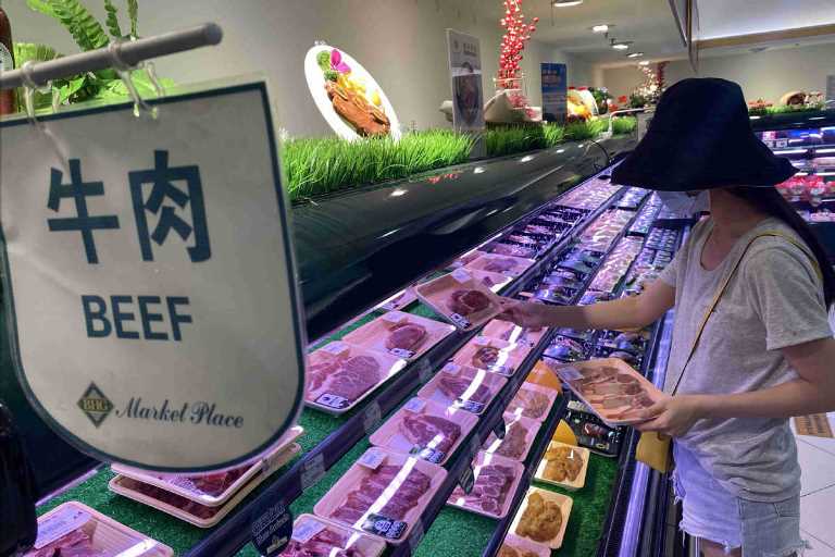Quầy thực phẩm trong 1 siêu thị tại Trung Quốc