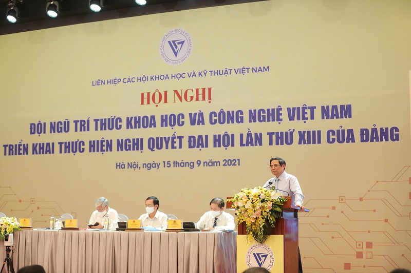 Thủ tướng Chính phủ Phạm Minh Chính điều hành tại Hội nghị
