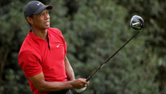 Golfer huyền thoại Tiger Woods nằm trong nhóm những tay golf rớt hạng thê thảm nhất năm 2021