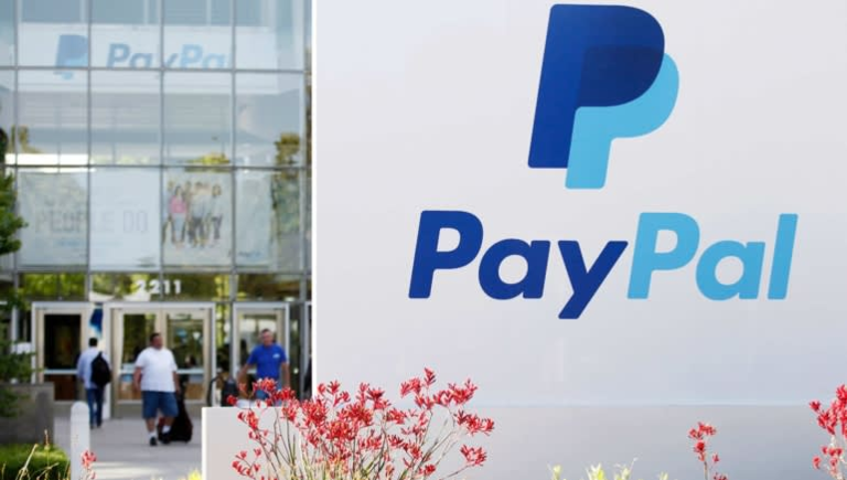 PayPal gia nhập Nhật Bản vào năm 2010 với tư cách là một đơn vị của eBay, nhưng rất chậm chạp trong việc thu hút người hâm mộ ở nước này
