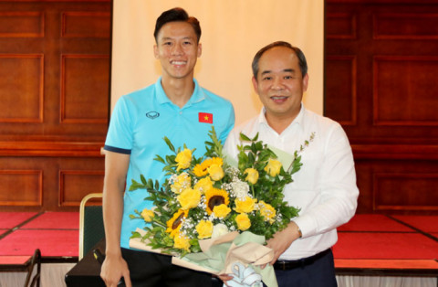 Chủ tịch Liên đoàn Bóng đá Việt Nam nộp đơn từ chức.