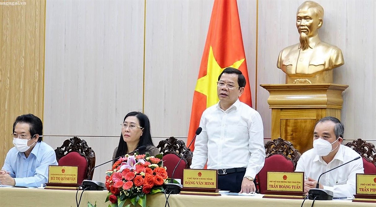 Chủ tịch UBND tỉnh Đặng Văn Minh, phát biểu tại hội nghị. ( Ảnh Báo Quảng Ngãi).