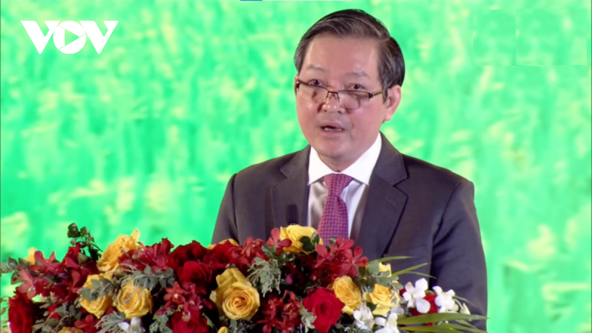 Ông Lương Quốc Đoàn - Ủy viên Trung ương Đảng, Chủ tịch Hội nông dân Việt Nam, phát biểu tại Lễ khai mạc Festival tối ngày 07/01/2022. Ảnh: VOV