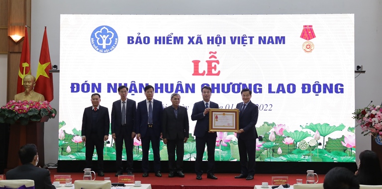BHXH Việt Nam triển khai 8 giải pháp trọng tâm năm 2022