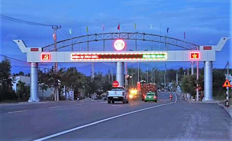 Chủ tịch UBND tỉnh Kon Tum: Việc xây dựng cổng chào không có gì là xấu