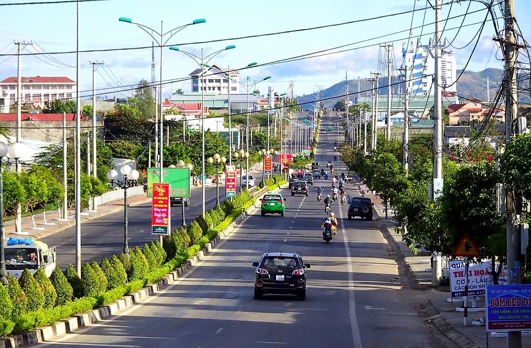 Nhờ những biện pháp mang tính đột phá, diện mạo đô thị của tỉnh đã có nhiều khởi sắc. Điển hình, TP. Kon Tum sau khi được thành lập vào năm 2009 đã có sự phát triển mạnh mẽ và được công nhận là đô thị loại II trực thuộc tỉnh Kon Tum vào ngày 10/01/2023.