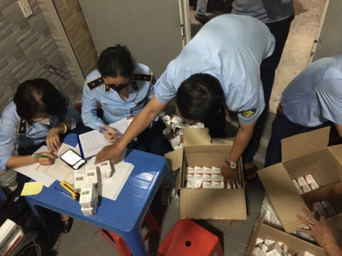 TP Hồ Chí Minh: Bắt giữ lượng lớn thuốc chữa Covid-19 không rõ nguồn gốc