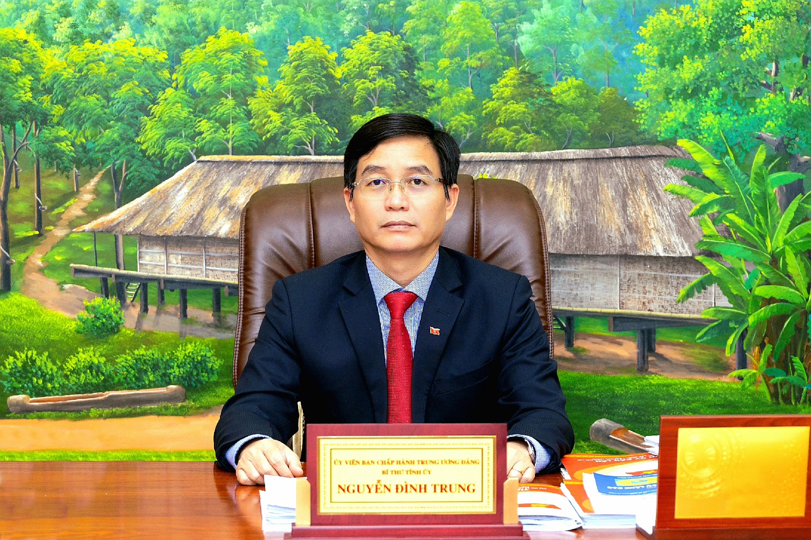 Đồng chí Nguyễn Đình Trung - Ủy viên Ban chấp hành Trung ương Đảng, Bí thư Tỉnh ủy Đắk Lắk