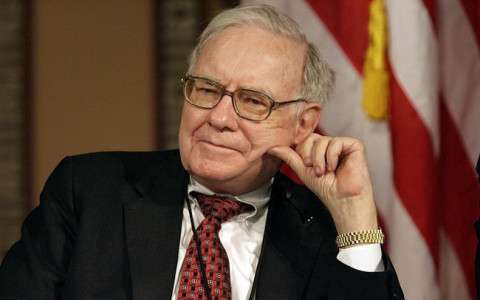 Phù thuỷ đầu tư Warren Buffett lại giàu hơn Mark Zuckerberg