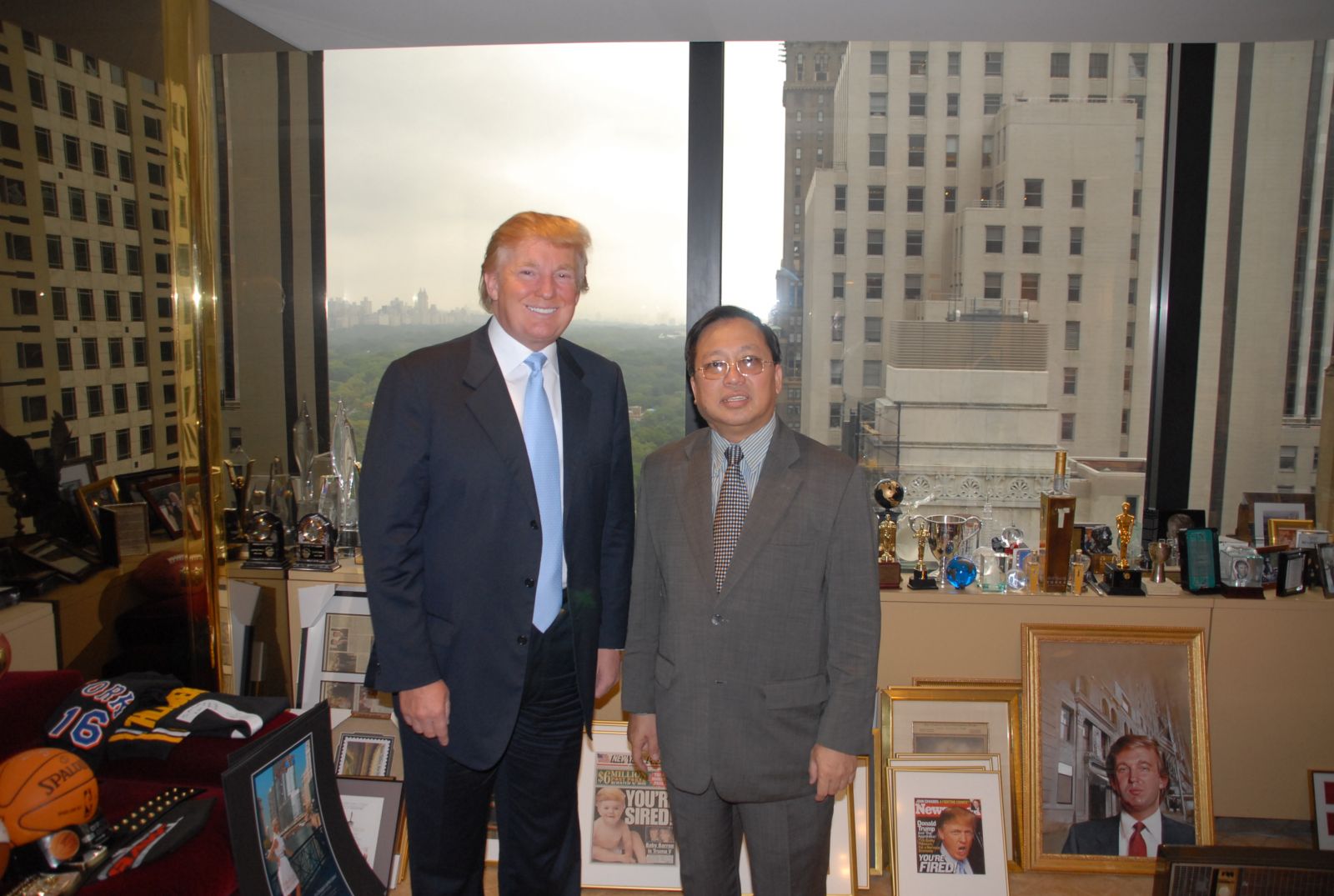 GS. Hà Tôn Vinh với ông Donald Trump ở New York
