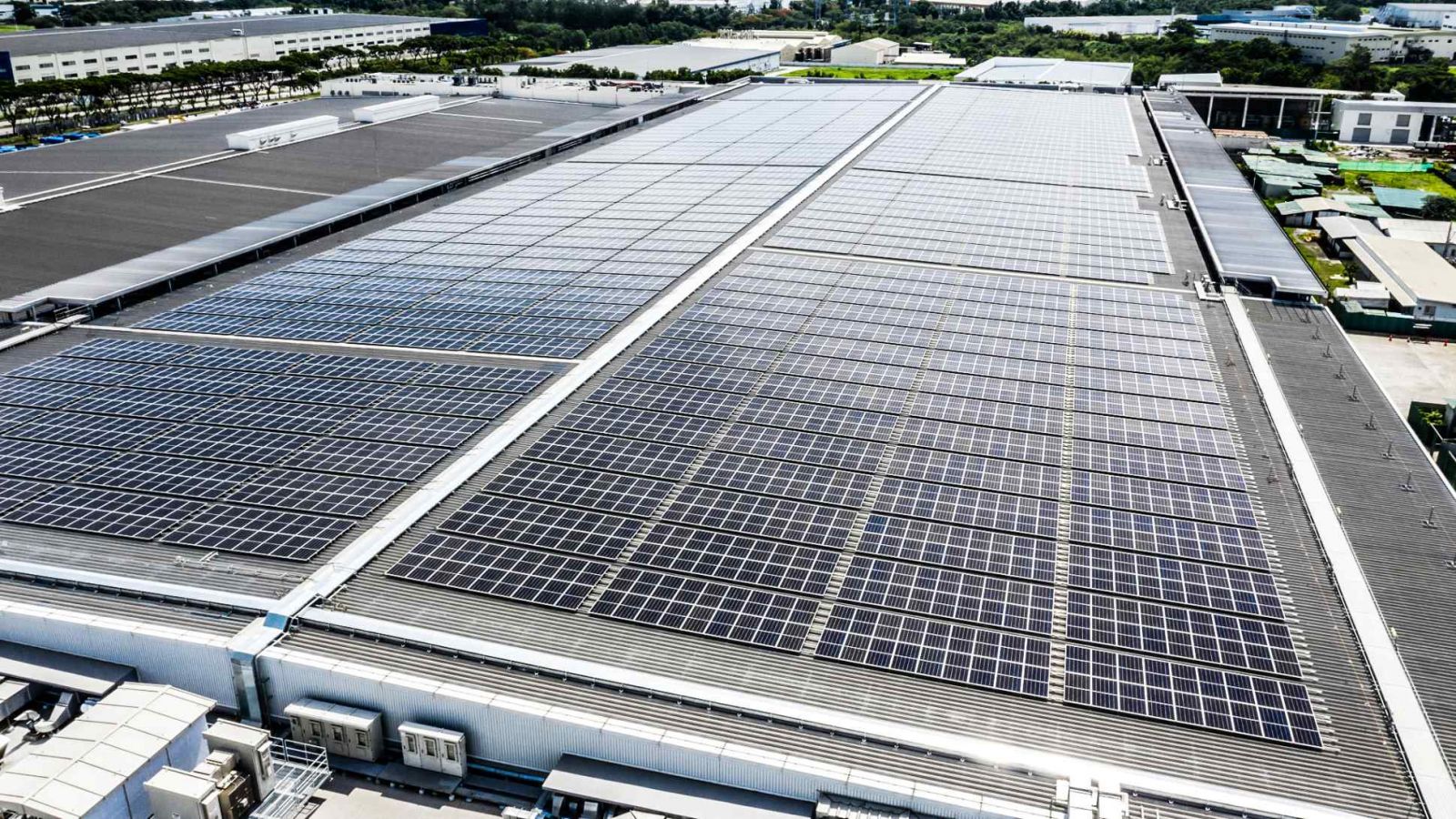 Nhà máy Murata ở Philippines này là cơ sở sản xuất thiết bị điện tử đầu tiên ở nước ngoài được cung cấp năng lượng hoàn toàn bằng năng lượng mặt trời trên mái nhà. (Ảnh: Murata)