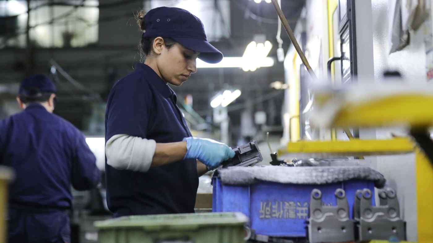 Người lao động nước ngoài tại Osaka. Nhật Bản sẽ cần tìm kiếm lao động từ các nước như Campuchia và Myanmar khi các nước như Thái Lan và Indonesia đạt được sức mạnh kinh tế. (Ảnh của Ken Kobayashi)
