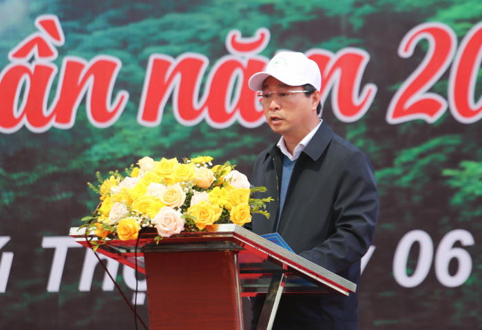 Chủ tịch UBND tỉnh Phú Thọ- Bùi Văn Quang phát biểu hưởng ứng tại lễ phát động Tết trồng cây