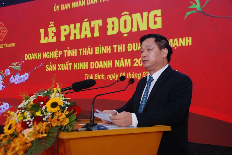 Chủ tịch UBND tỉnh Thái Bình Nguyễn Khắc Thận phát biểu tại Lễ phát động Doanh nghiệp tỉnh Thái Bình thi đua đẩy mạnh sản xuất kinh doanh năm 2022.