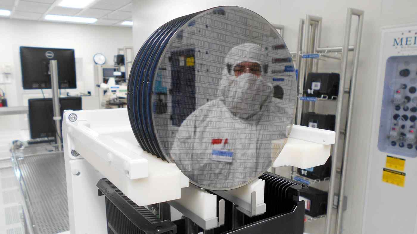 Một cơ sở bán dẫn NXP ở Arizona: Các nhà sản xuất chip đang đáp ứng để tăng nguồn cung, với lượng xuất xưởng tấm wafer tăng 14% vào năm 2021. © Reuters