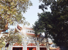 Đền, chùa ở Hà Nội mở cửa đón khách trở lại trước ngày rằm tháng Giêng