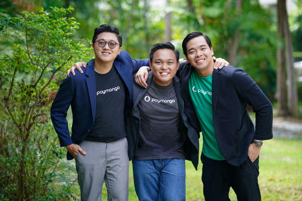 (Từ trái sang) CTO Jaime Hing III của PayMongo, CEO Francis Plaza và CCO Luis Sia.
