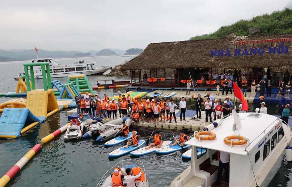 Khu du lịch hồ Hòa Bình đang thu hút các doanh nghiệp đầu tư phát triển du lịch chất lượng cao, phục vụ nhu cầu du khách