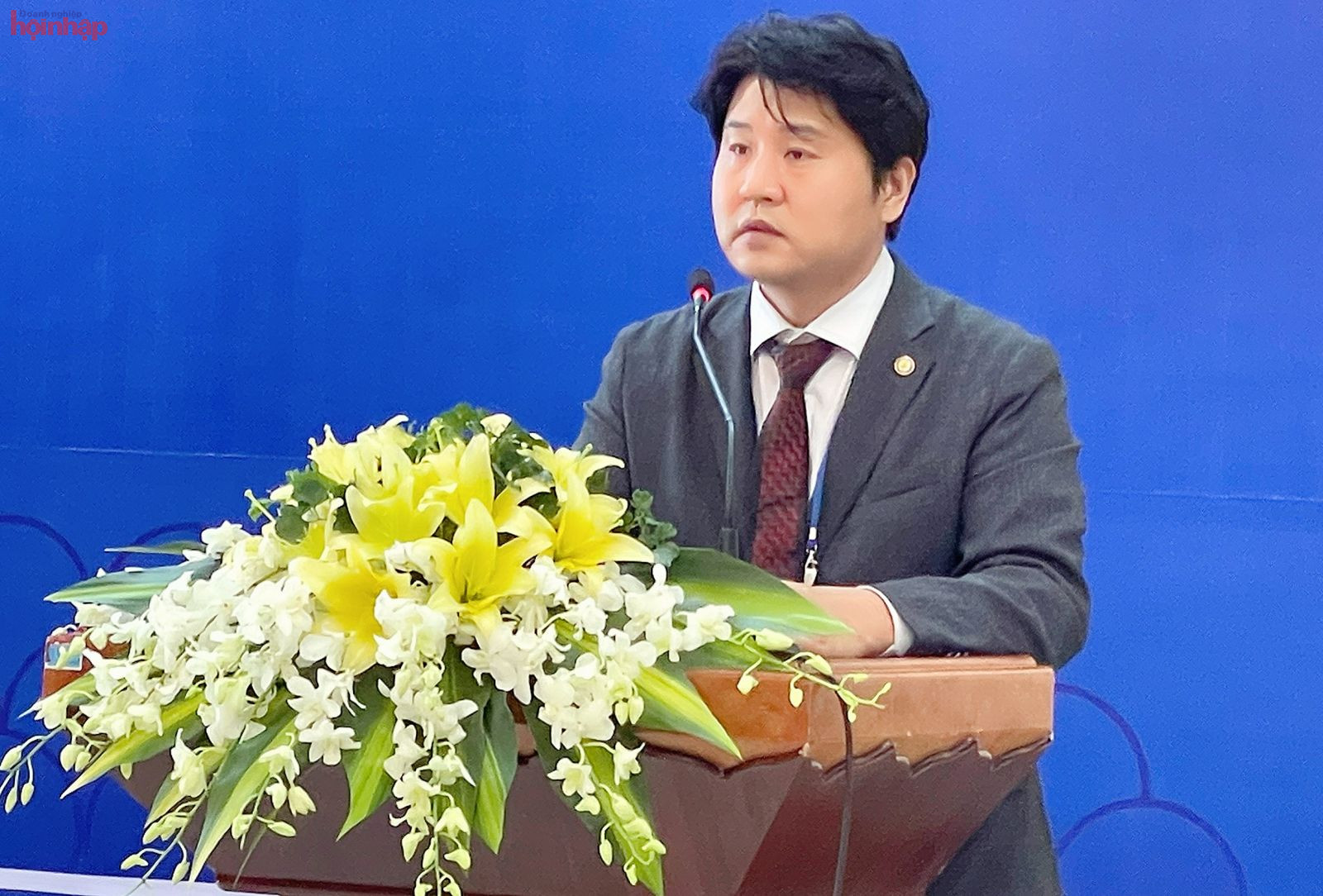Kwon Jae Haeng - Chủ tịch Ủy ban hỗ trợ kinh tế Hàn - Việt phát biểu tại hội nghị
