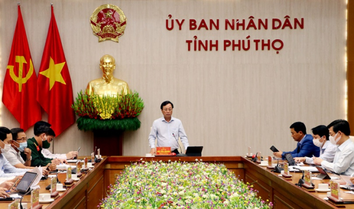 Chủ tịch UBND tỉnh Bùi Văn Quang - Tổ trưởng Tổ công tác đặc biệt chủ trì hội nghị tháo gỡ khó khăn cho doanh nghiệp (Ảnh minh họa)