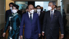 Chủ tịch nước bắt đầu thăm cấp Nhà nước Singapore