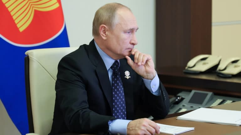 Tổng thống Nga Vladimir Putin tham dự Hội nghị thượng đỉnh Đông Á, được tổ chức gần như vào ngày 27 tháng 10 năm 2021. © Sputnik / Evgeniy Paulin / Kremlin qua Reuters