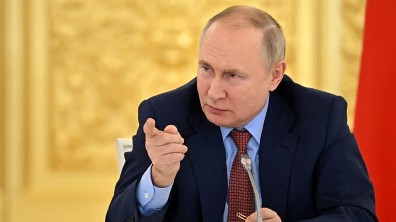 Quyết định xâm lược Ukraine của Tổng thống Nga Vladimir Putin đã gây ra một loạt các biện pháp trừng phạt nhằm vào nền kinh tế nước ông. © Reuters