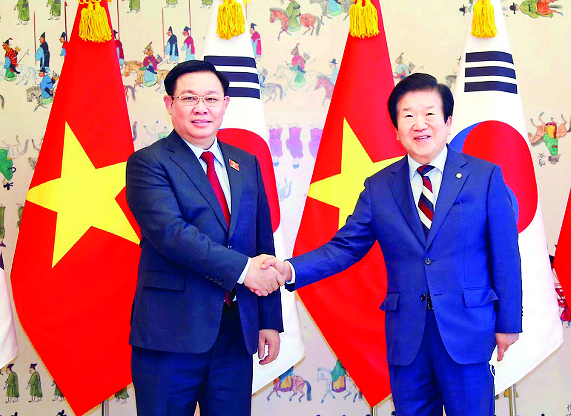 Chủ tịch Quốc hội Việt Nam Vương Đình Huệ và Chủ tịch Quốc hội Hàn Quốc Byeong-seug