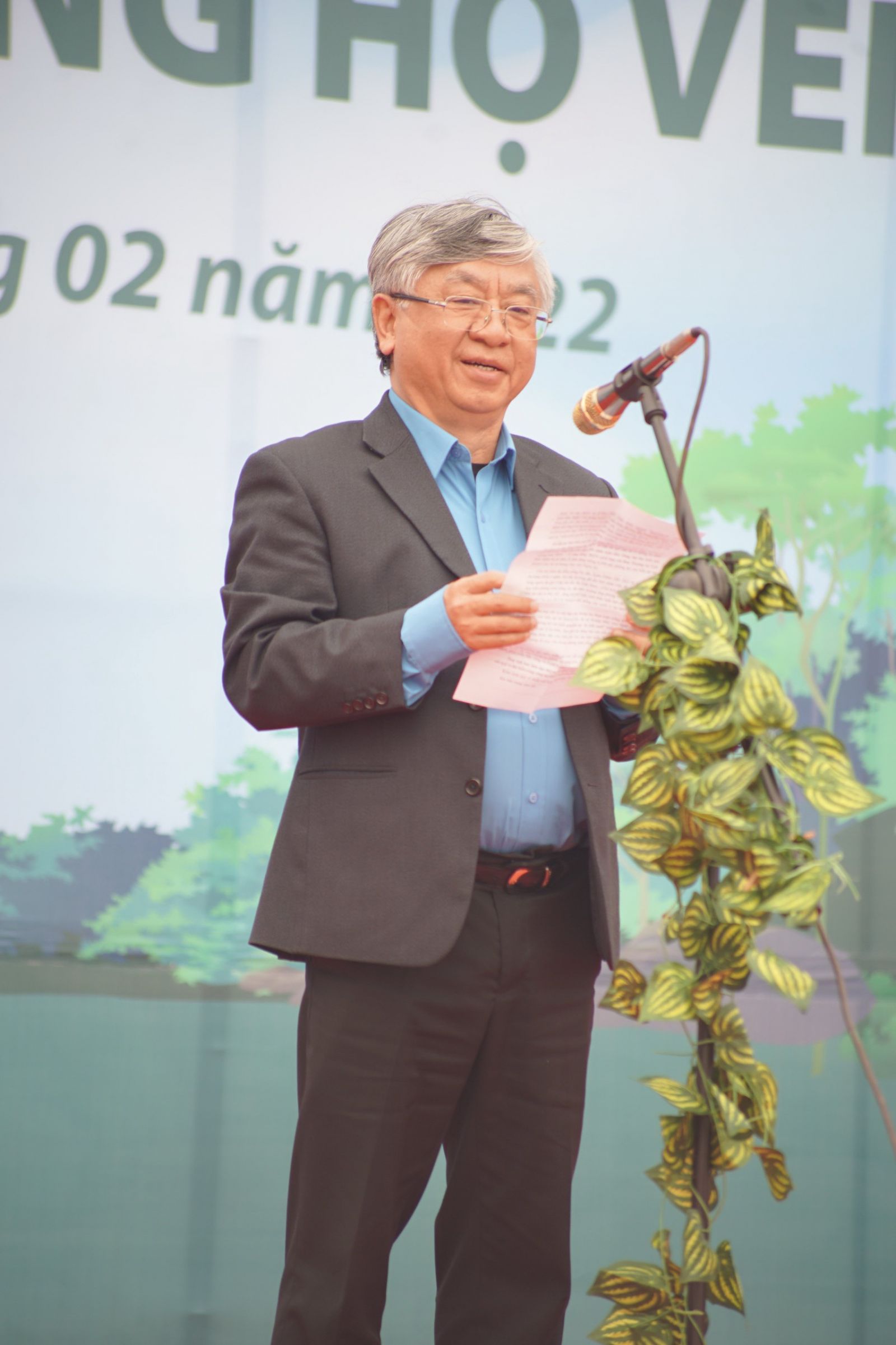 Mr. Tran Xuan Hoang - Member of the Board of Directors, Chairman of the Trade Union of BIDV spoke at the launching ceremony of tree planting