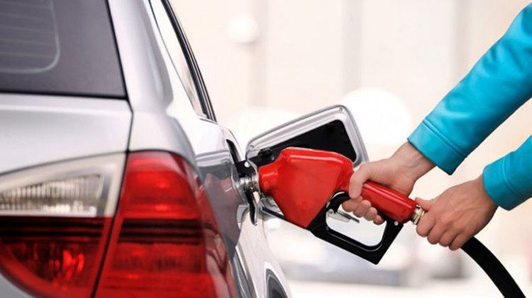 Bộ Công Thương kiến nghị giảm 50% thuế môi trường đối với xăng dầu