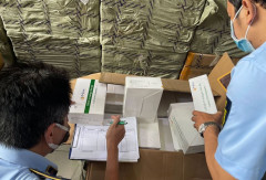 Thành phố Hồ Chí Minh thu giữ 60.000 kit test, 80.000 viên thuốc không hóa đơn, chứng từ