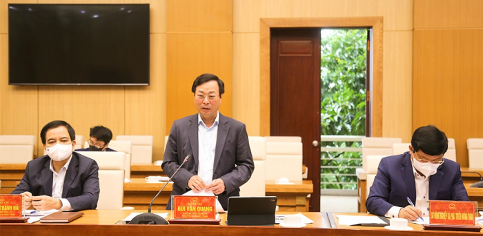 Chủ tịch UBND tỉnh Phú Thọ- Bùi Văn Quang phát biểu tại buổi làm việc