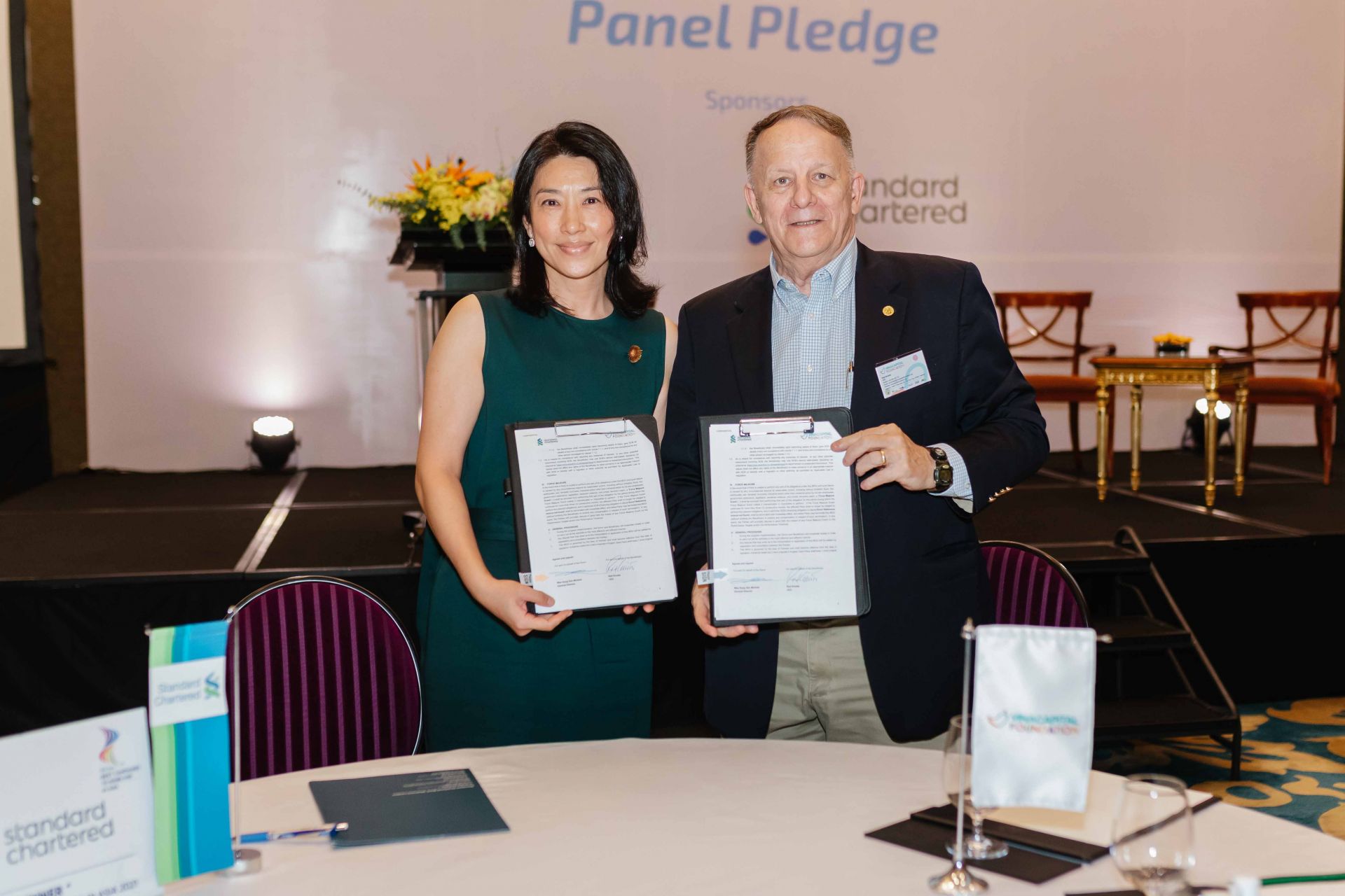 Standard Chartered Việt Nam và VinaCapital Foundation thực hiện dự án trao quyền cho nữ sinh dân tộc thiểu số
