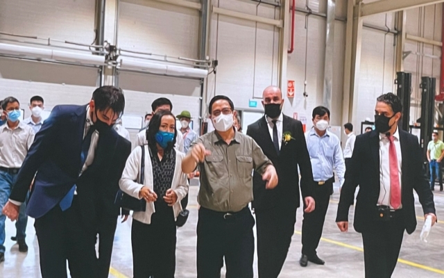 Thủ tướng Chính phủ Đồng chí Phạm Minh Chính đi tham quan nhà máy Hayat Kimya