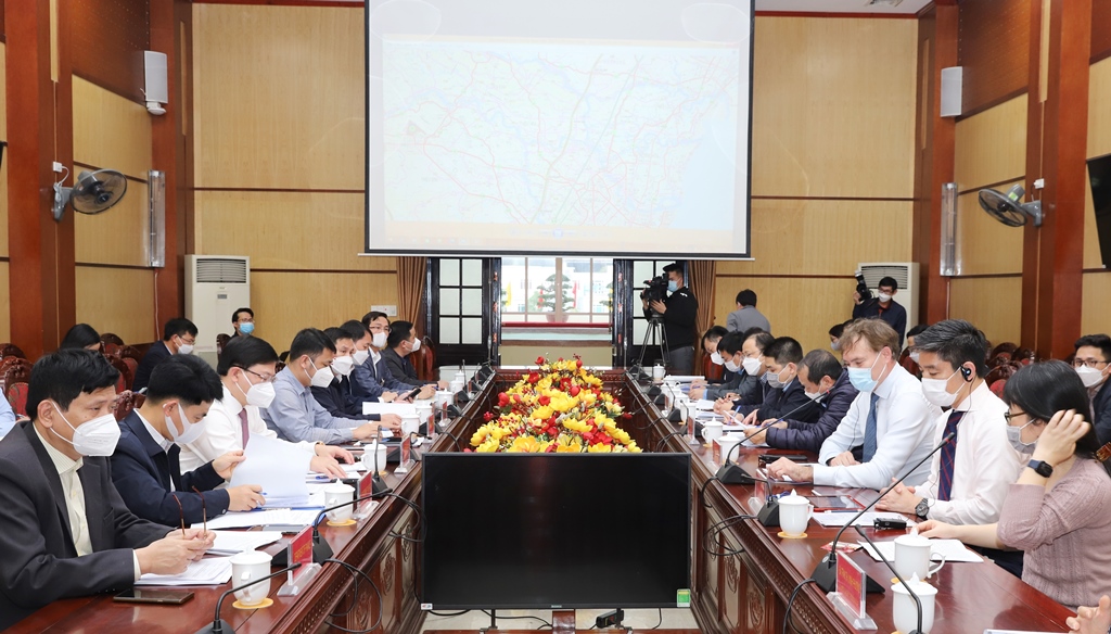 Projects are presented and discussed at the meeting.