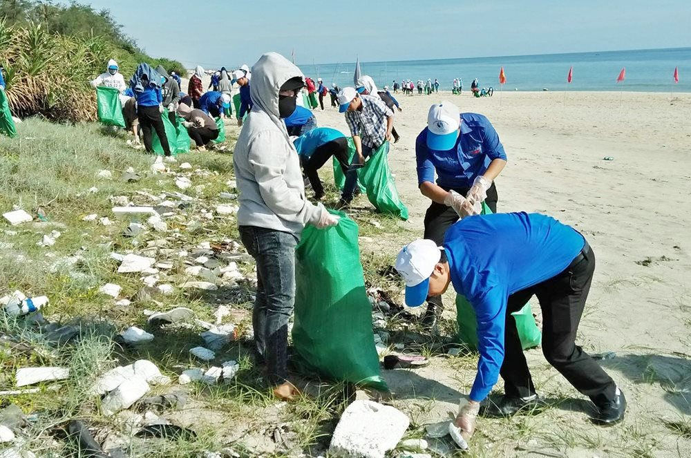 Vietnam joins efforts to reduce global ocean plastic waste