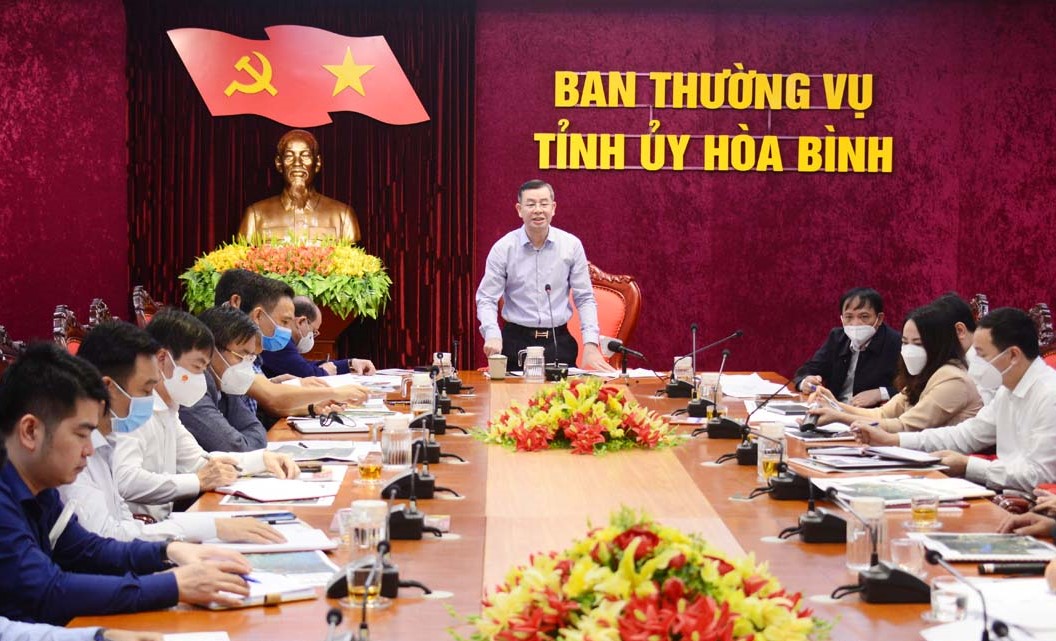 Ông  Ngô Văn Tuấn, Uỷ viên BCH T.Ư Đảng, Bí thư Tỉnh ủy Hòa Bình phát biểu tại buổi làm việc.