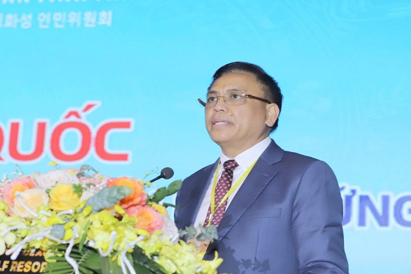 Ông Cao Tiến Đoan, Chủ tịch Hiệp hội DN tỉnh Thanh Hóa phát biểu tại hội nghị.