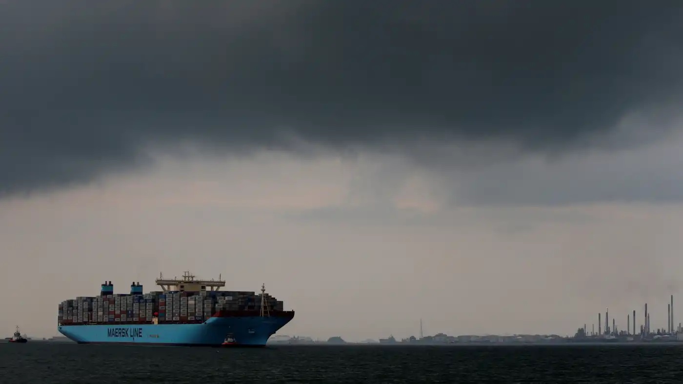 Một tàu container ngoài khơi Singapore: Châu Âu chiếm 9% xuất khẩu của ASEAN, theo Maybank. © Reuters