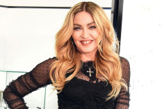 Nữ hoàng nhạc Pop Madonna chi nửa triệu USD mua NFT hình con vượn