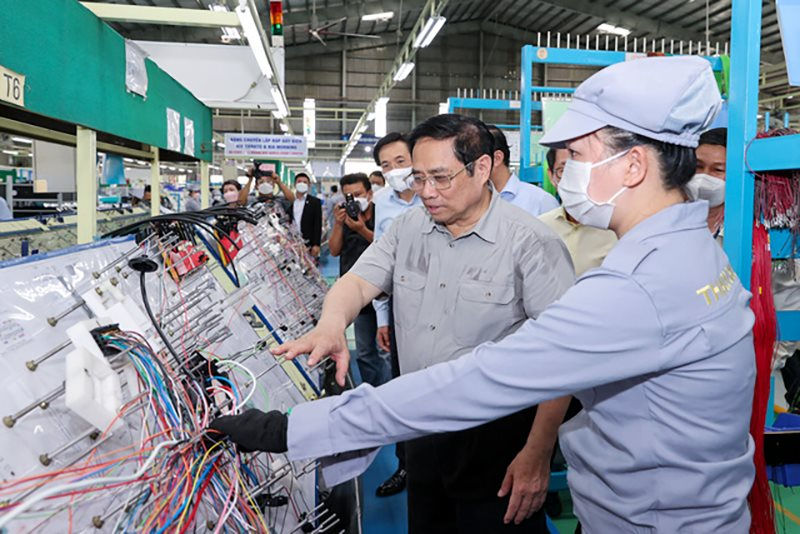 Nhân chuyến công tác tại Quảng Nam, Ủy viên Bộ Chính trị, Thủ tướng Chính phủ Phạm Minh Chính cùng đoàn công tác của Chính phủ đã có chuyến thăm, làm việc tại Công ty CP ô tô Trường Hải (THACO), Cảng Chu Lai.