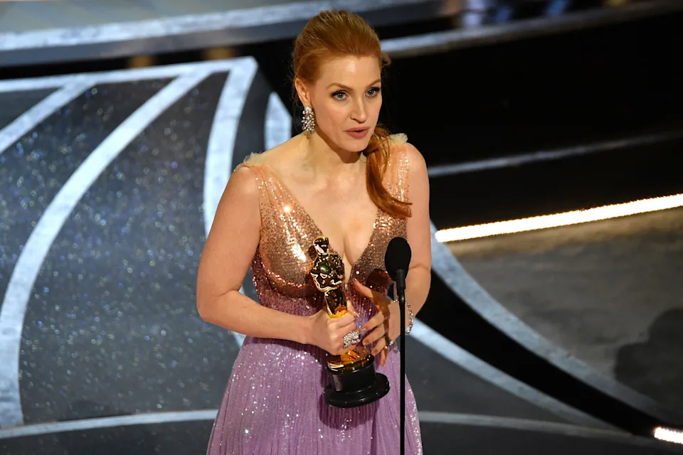 Đây là tượng vàng Oscar đầu tiên cho Jessica Chastain sau ba lần được đề cử