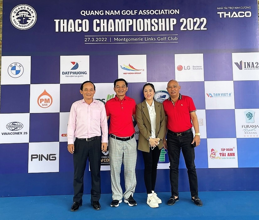 Theo ông Phạm Quốc Hùng, ngoài cùng, bên trái, Phó chủ tịch Hiệp hội doanh nghiệp tỉnh Quảng Nam; Chủ tịch Hội Golf Quảng Nam
