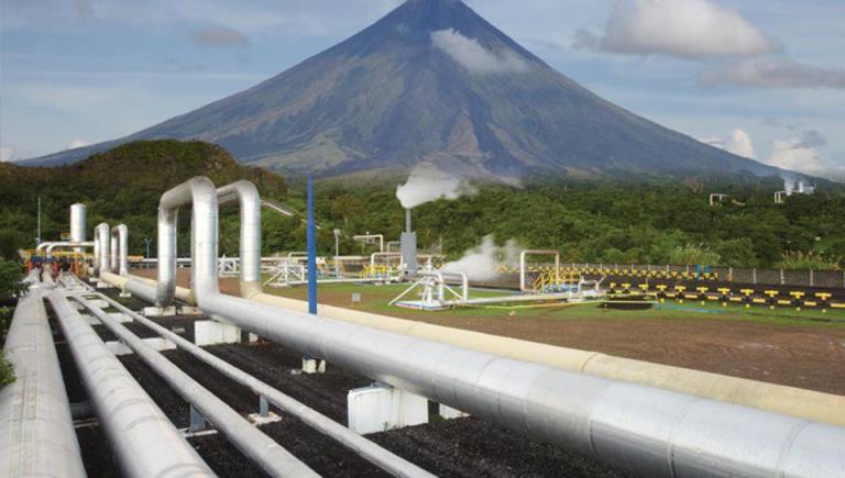 SM Investments đang tiếp quản Philippine Geothermal, công ty sản xuất điện từ các mỏ địa nhiệt hơi nước ở Bicol, phía nam thủ đô Manila của Philippines và nổi tiếng với cảnh quan đẹp như tranh vẽ
