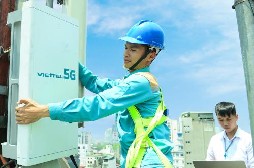 All three major carriers, including VinaPhone, MobiFone, and Viettel, have started their 5G journey by announcing the trial of the service in big cities like Hà Nội, HCM City at the end of 2020. — Photo courtesy of Viettel