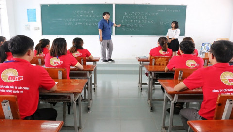 MIF's "Connecting flights" program places interns in Japan following the pandemic