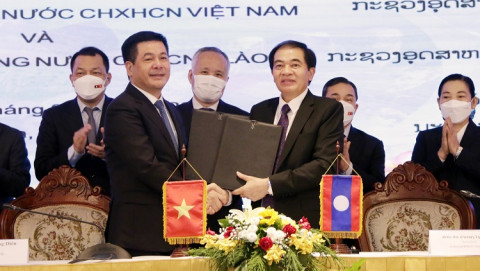 Vietnam, Laos work to foster border trade collaboration