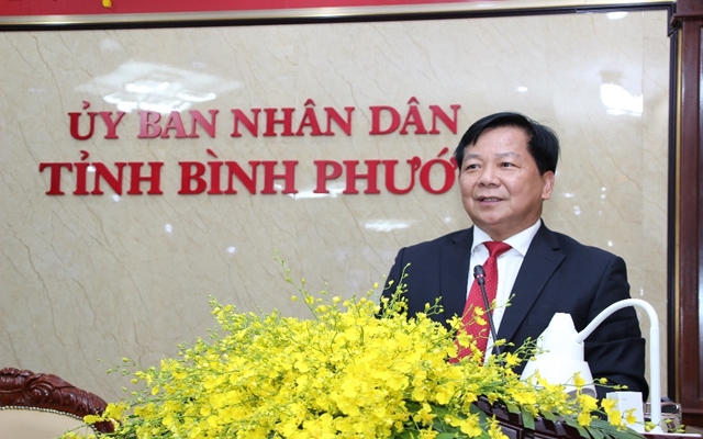 Ông Trần Văn Mi – Phó Chủ tịch UBND Tỉnh Bình Phước phát biểu tại hội nghị