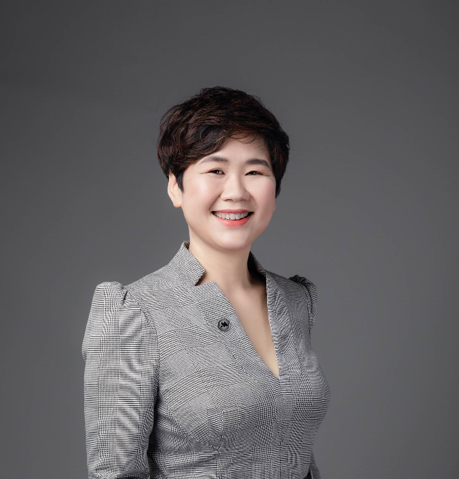 Bà Đinh Thị Tố Uyên – Tân Phó tổng giám đốc kiêm Giám đốc Khối Chiến lược MSB
