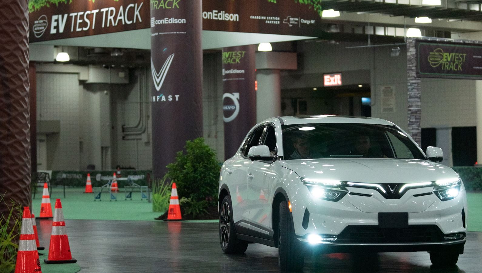 An electric vehicle of Vinfast at a store in the US